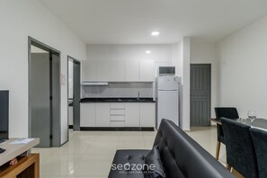 Basic Apartment | Living area