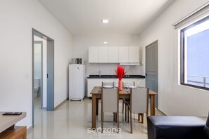 Basic Apartment | Dining