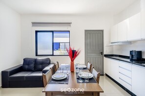 Basic Apartment | Dining