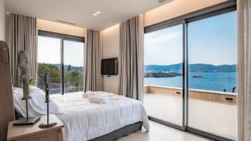 8 habitaciones, tabla de planchar con plancha, wifi y ropa de cama