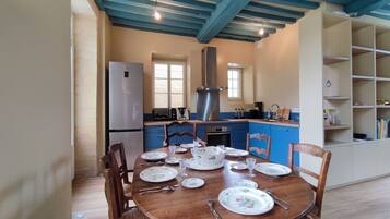 Réfrigérateur, four, plaque de cuisson, lave-vaisselle