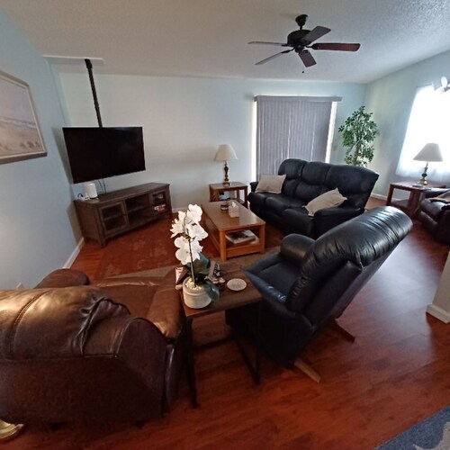 Quiet 2B/2B near Spanish Springs and Orange Blossom golf course in The Villages.