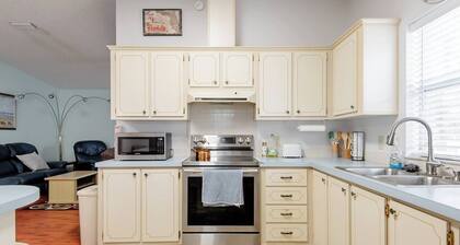Quiet 2B/2B near Spanish Springs and Orange Blossom golf course in The Villages.