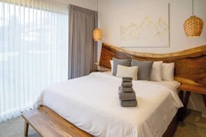 12 bedrooms, in-room safe, iron/ironing board, free WiFi - Casa Rio Mar Luxury Villas #2 & 4, 12 BR & Ensuite Baths (Puntarenas)