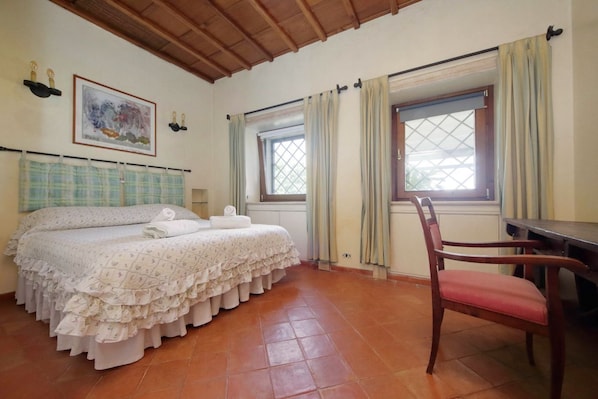2 bedrooms, iron/ironing board