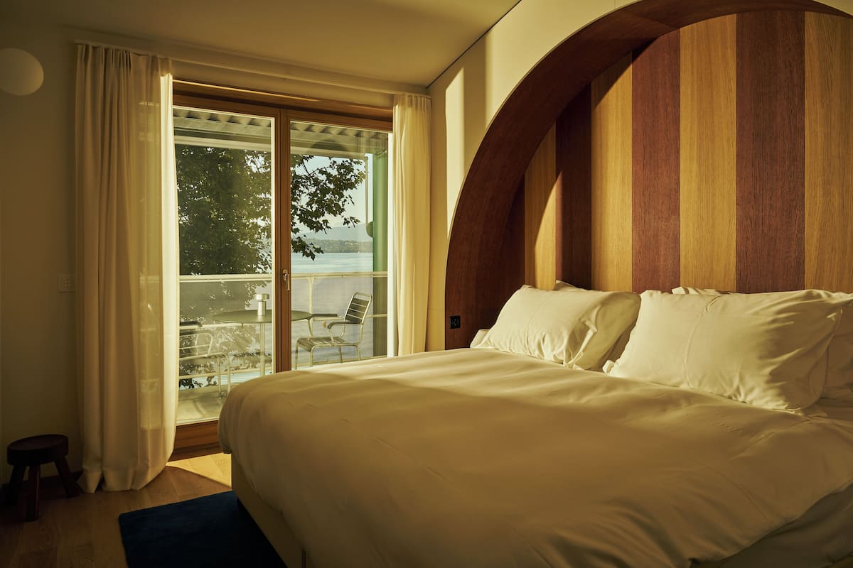 In-room safe, iron/ironing board, free WiFi, bed sheets