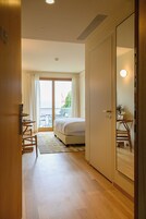 Ropa de cama hipoalergénica y minibar 