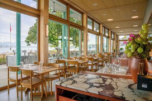 Restaurant - Auberge Port Gitana (Bellevue)