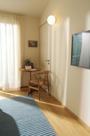 In-room safe, iron/ironing board, free WiFi, bed sheets