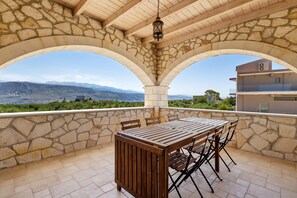 Outdoor dining - Villa Rea Chania (Chania)