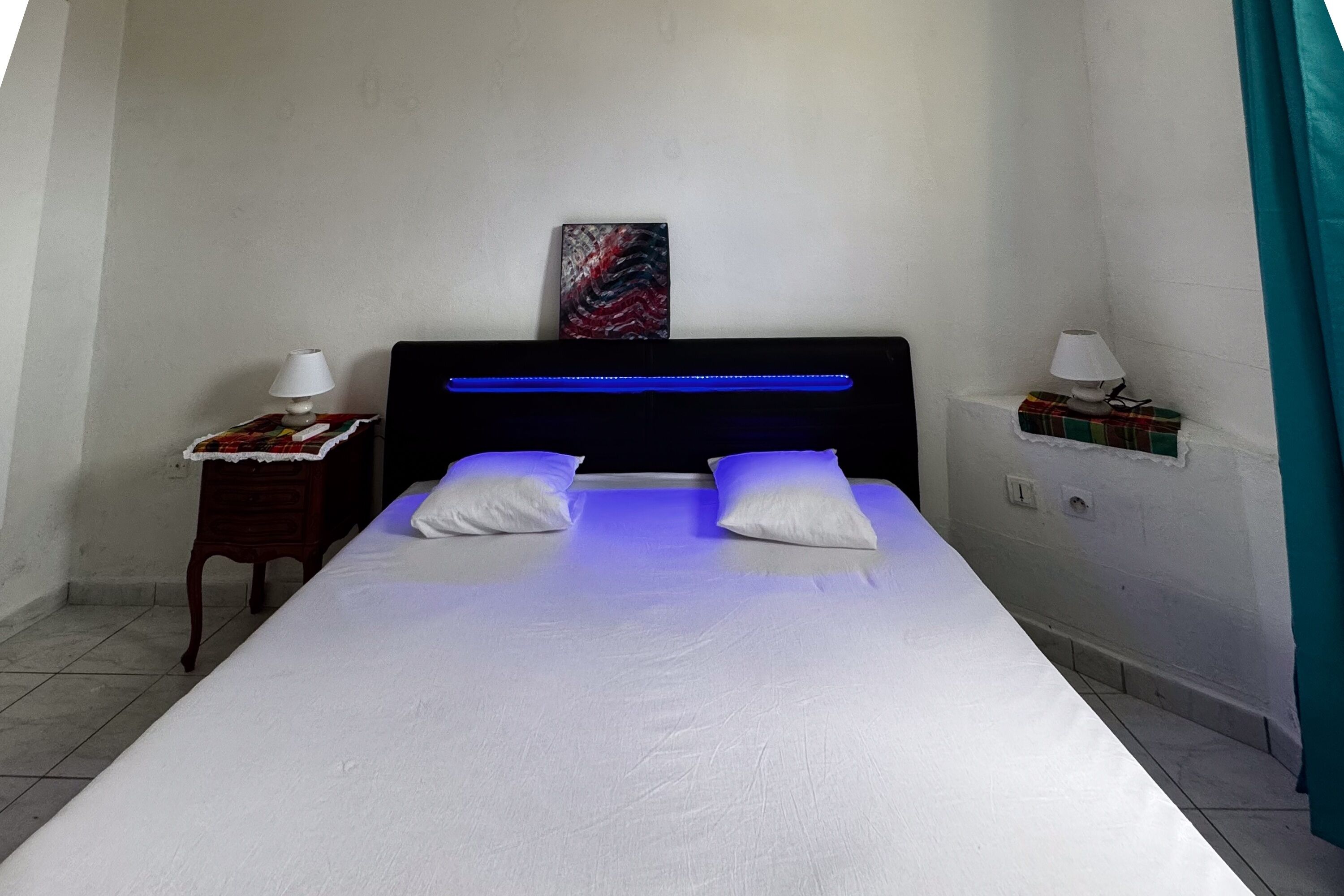 3 bedrooms, iron/ironing board, WiFi (free), bed sheets