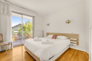 2 chambres, fer et planche à repasser, Wi-Fi gratuit, draps fournis