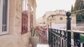 Deluxe Double Room, City View | Desk, iron/ironing board, free WiFi