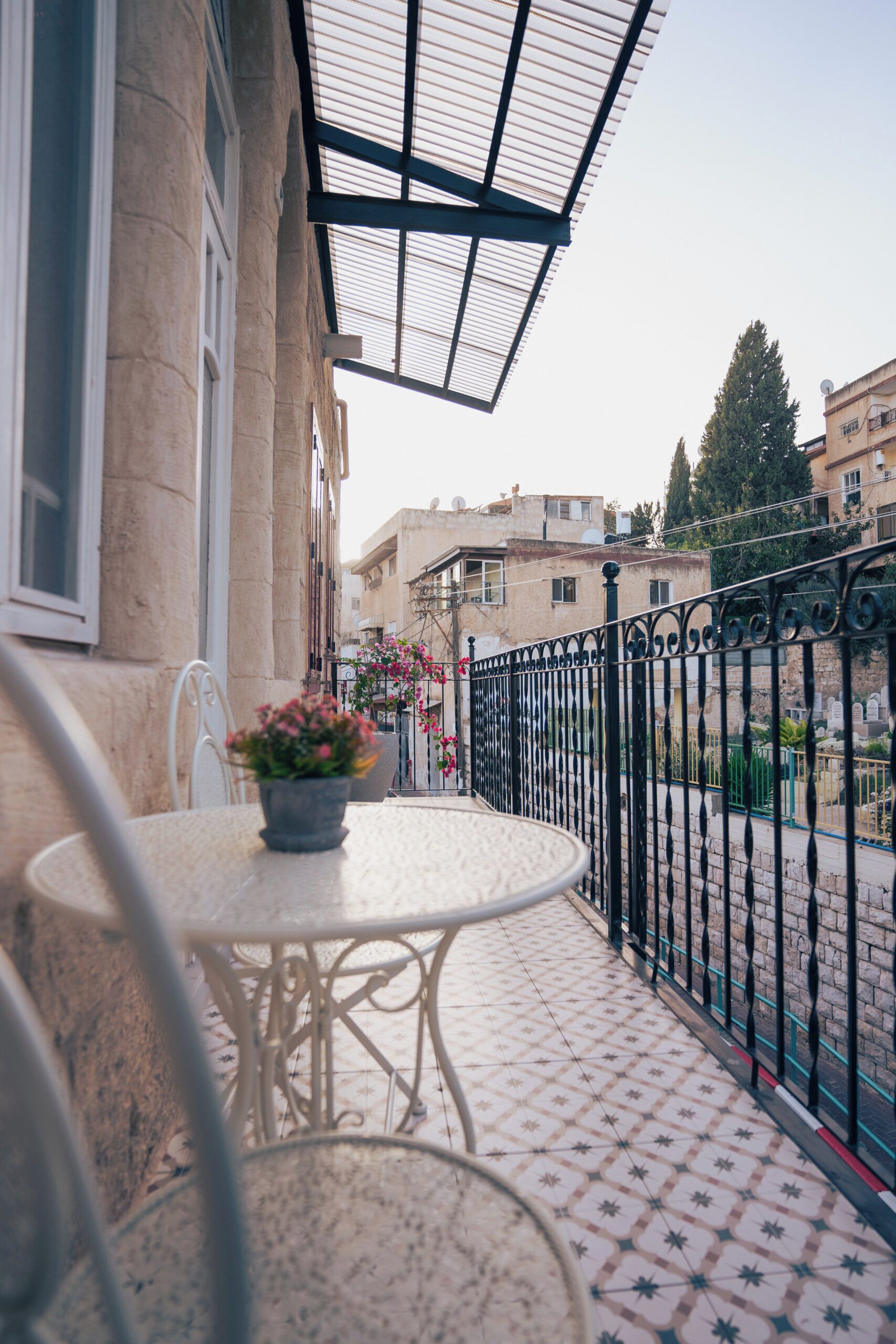 Kahden hengen deluxe-huone, kaupunkinäköala | Työpöytä, silitysrauta/-lauta, ilmainen Wi-Fi