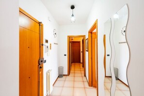 Interior - GuestHost - Lovely Flat 100m from Sea with Terrace (Francavilla al Mare)