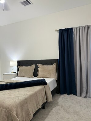 House, 3 Bedrooms | Free WiFi - Luxe 3BR for Families Nurses and Group (Houston)