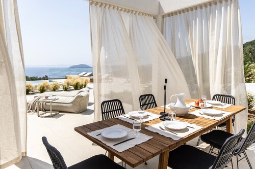 Syvana Exquisite Villa