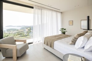 3 chambres, bureau, fer et planche à repasser, accès au Wi-Fi (inclus)