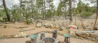 2 Mi to Dtwn Prescott: Cabin w/ Furnished Deck!