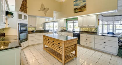 Private Dock + Pool: Lakefront Florida Getaway!