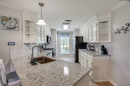 Updated Retreat w/ Outdoor Space in Flowood!