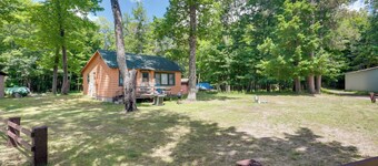 South Twin Lake Cabin w/ Dock, Steps to Water