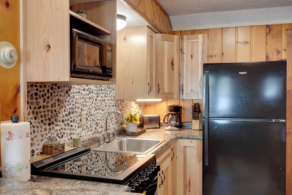 House (2 Bedrooms) | Interior
