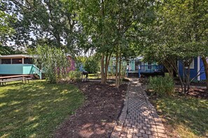 Interior - Resort Cabin 1 Mi to Middle Bass Island State Park (Put-in-Bay)
