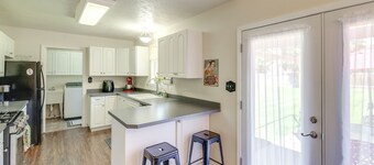 Bitterroot Mountain Views: Montana Family Home!