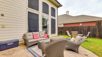 House (5 Bedrooms) | Interior