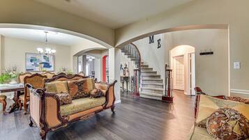 Rumah (5 Bedrooms) | Interior