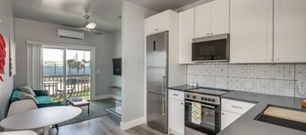 Walk to Daytona Beach & Boardwalk: Apt w/ Balcony