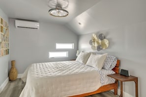 Apartment (1 Bedroom) | Interior - Walk to Daytona Beach & Boardwalk: Apt w/ Balcony (Daytona Beach)