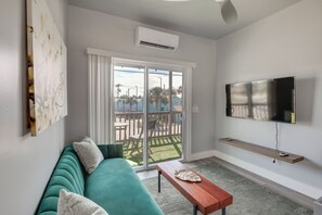 Apartment (1 Bedroom) | Interior - Walk to Daytona Beach & Boardwalk: Apt w/ Balcony (Daytona Beach)