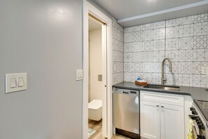 Apartment (0 Bedroom) | Interior - 1 Block to Daytona Beach: Modern Studio (Daytona Beach)