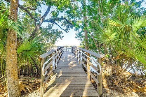 Walk to Shore + Pier: Family Home in Ormond Beach