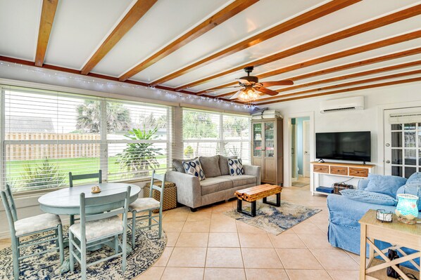 House (2 Bedrooms) | Interior