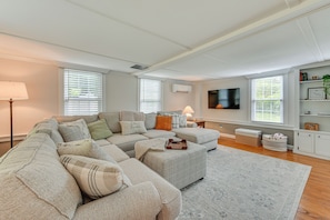 House (3 Bedrooms) | Front of property