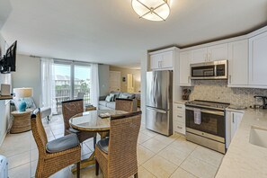 Interior - Stroll to Beach & Eats: Bonita Springs Studio (Bonita Springs)