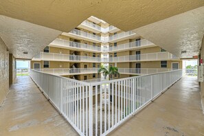 Apartment (0 Bedroom) | Interior