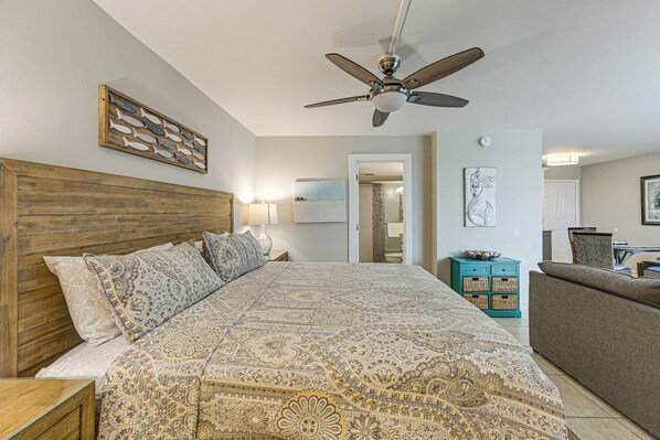 Interior - Stroll to Beach & Eats: Bonita Springs Studio (Bonita Springs)