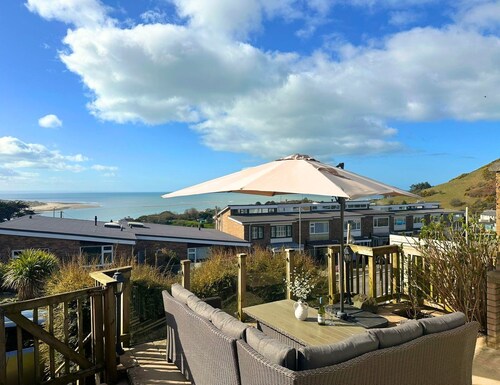 Panoramic estuary views - short walk to Aberdyfi village & its beautiful beach