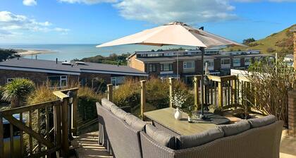 Panoramic estuary views - short walk to Aberdyfi village & its beautiful beach