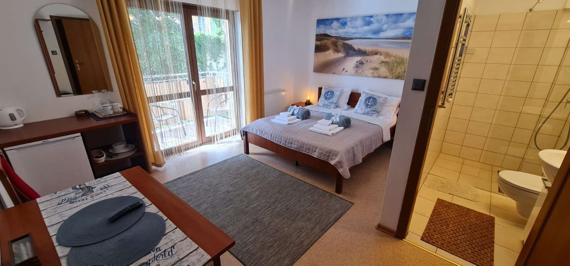 1 chambre, bureau, fer et planche à repasser, Wi-Fi