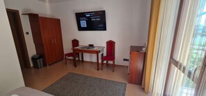 Interior - Captain's Villa * Double Room with Private Bathroom and Balcony (Kołobrzeg)