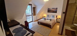 1 quarto, escrivaninha, ferros/tábuas de passar roupa, Wi-Fi