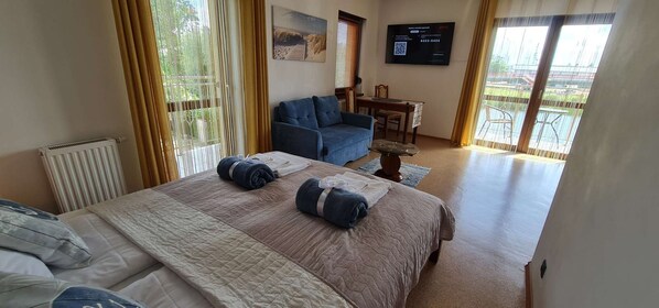 Iron/ironing board, free WiFi, bed sheets