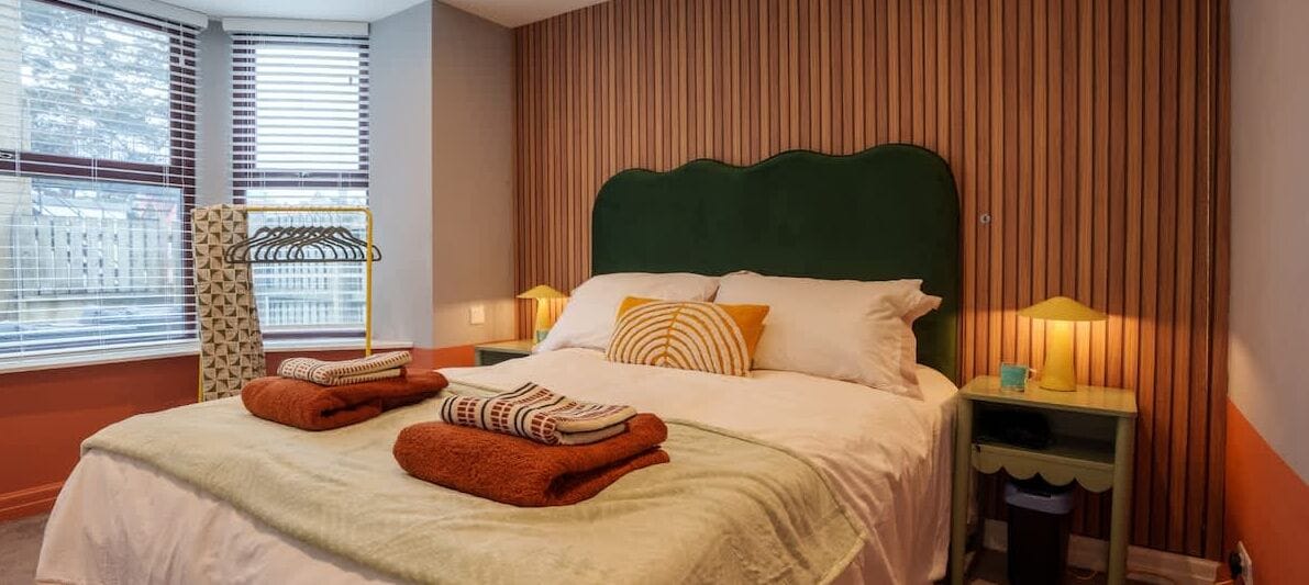 2 chambres, fer et planche à repasser, Wi-Fi, draps fournis