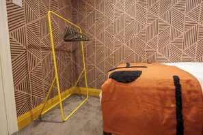 2 habitaciones, tabla de planchar con plancha, wifi y ropa de cama