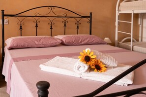 1 bedroom, WiFi, bed sheets